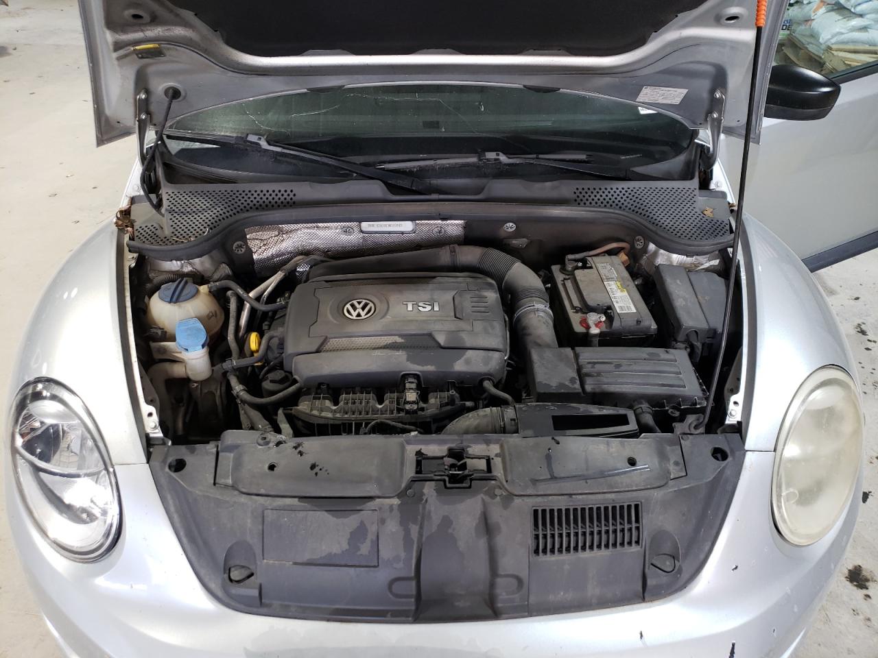 2014 Volkswagen Beetle VIN 3VWF17AT8EM645912 Copart auction photo, front end / top/roof damage thumbnail 11