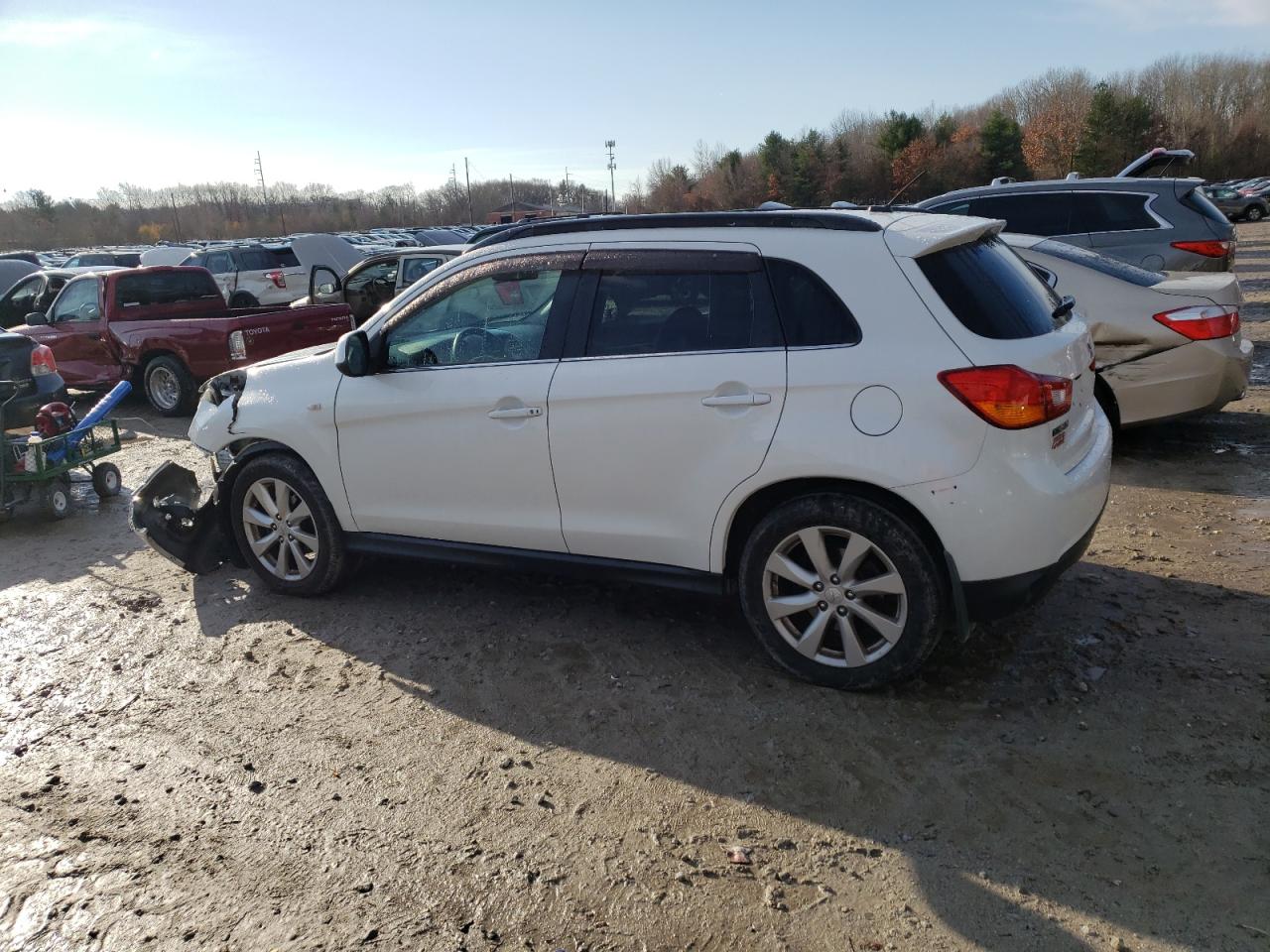 2015 Mitsubishi Outlander VIN 4A4AR4AU8FE046859 Copart auction photo, front end / minor dent/scratches damage thumbnail 2