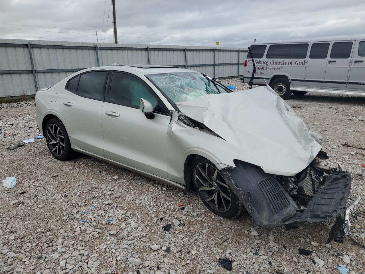 2019 Volvo S60 VIN 7JRA22TK1KG006683 Copart auction photo, front end / side damage thumbnail 4