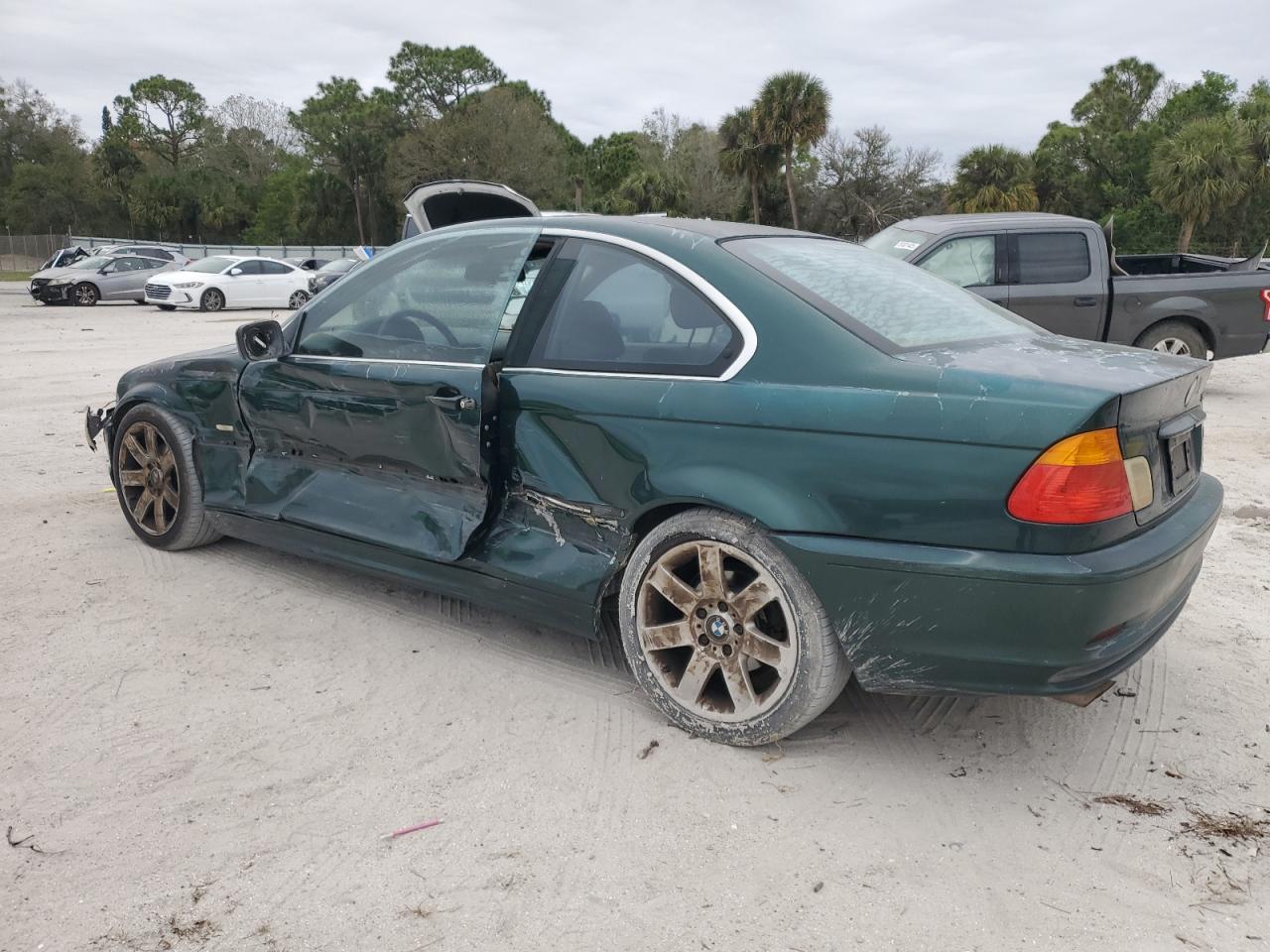 2000 BMW 3er VIN WBABM334XYJN81619 Copart auction photo, front end / side damage thumbnail 2