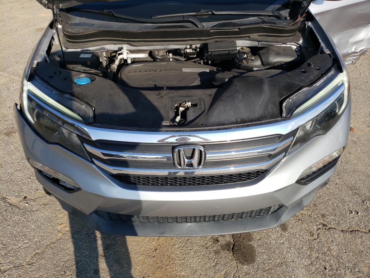2017 Honda Pilot VIN 5FNYF5H5XHB022356 Copart auction photo, side / front end damage thumbnail 14
