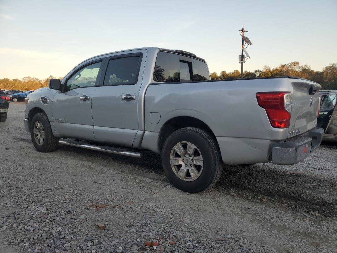 2017 Nissan Titan VIN 1N6AA1EK1HN542978 Copart auction photo, front end / top/roof damage thumbnail 2