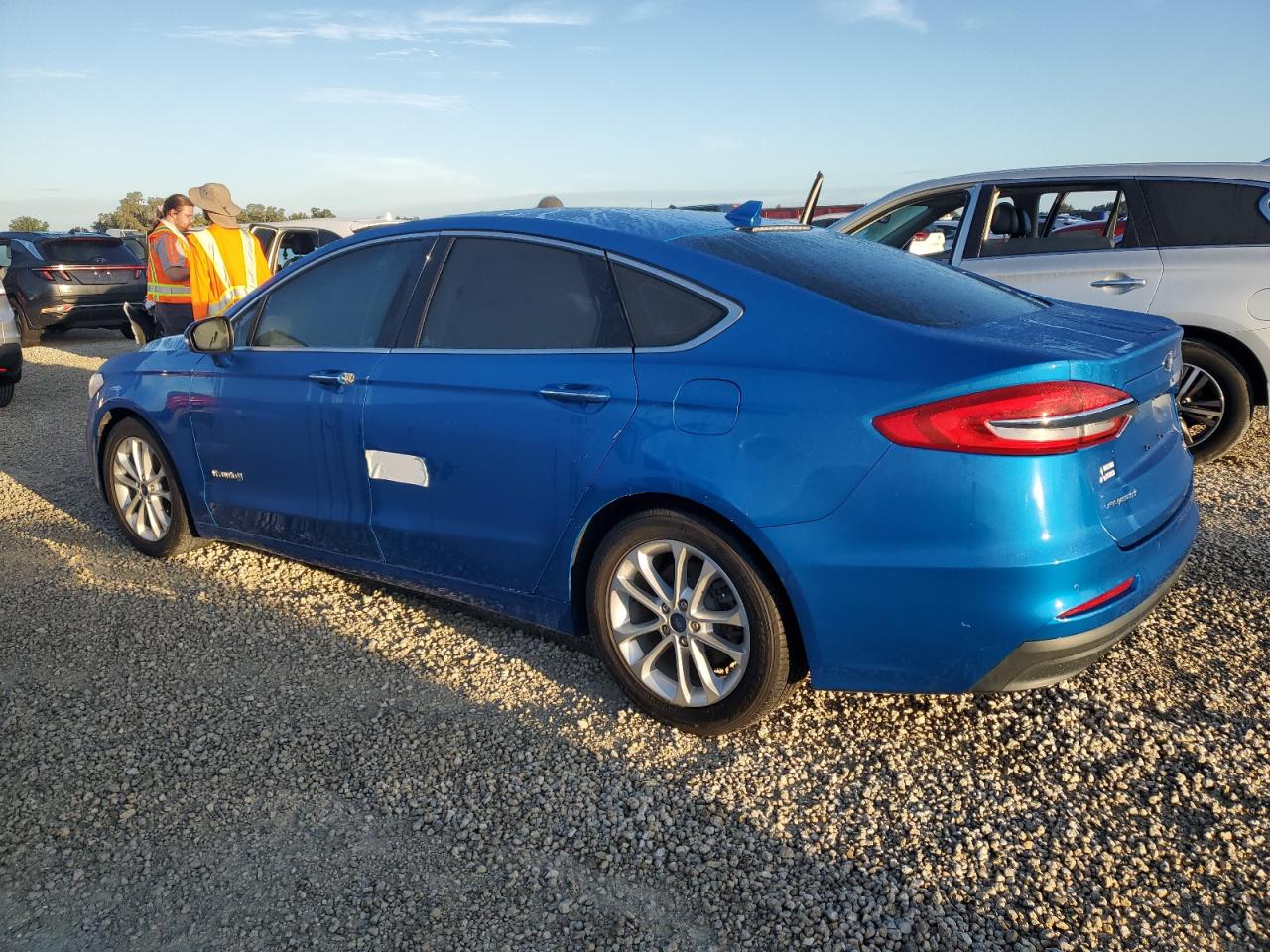2019 Ford Fusion VIN 3FA6P0MU9KR239879 Copart auction photo, water/flood / minor dent/scratches damage thumbnail 2