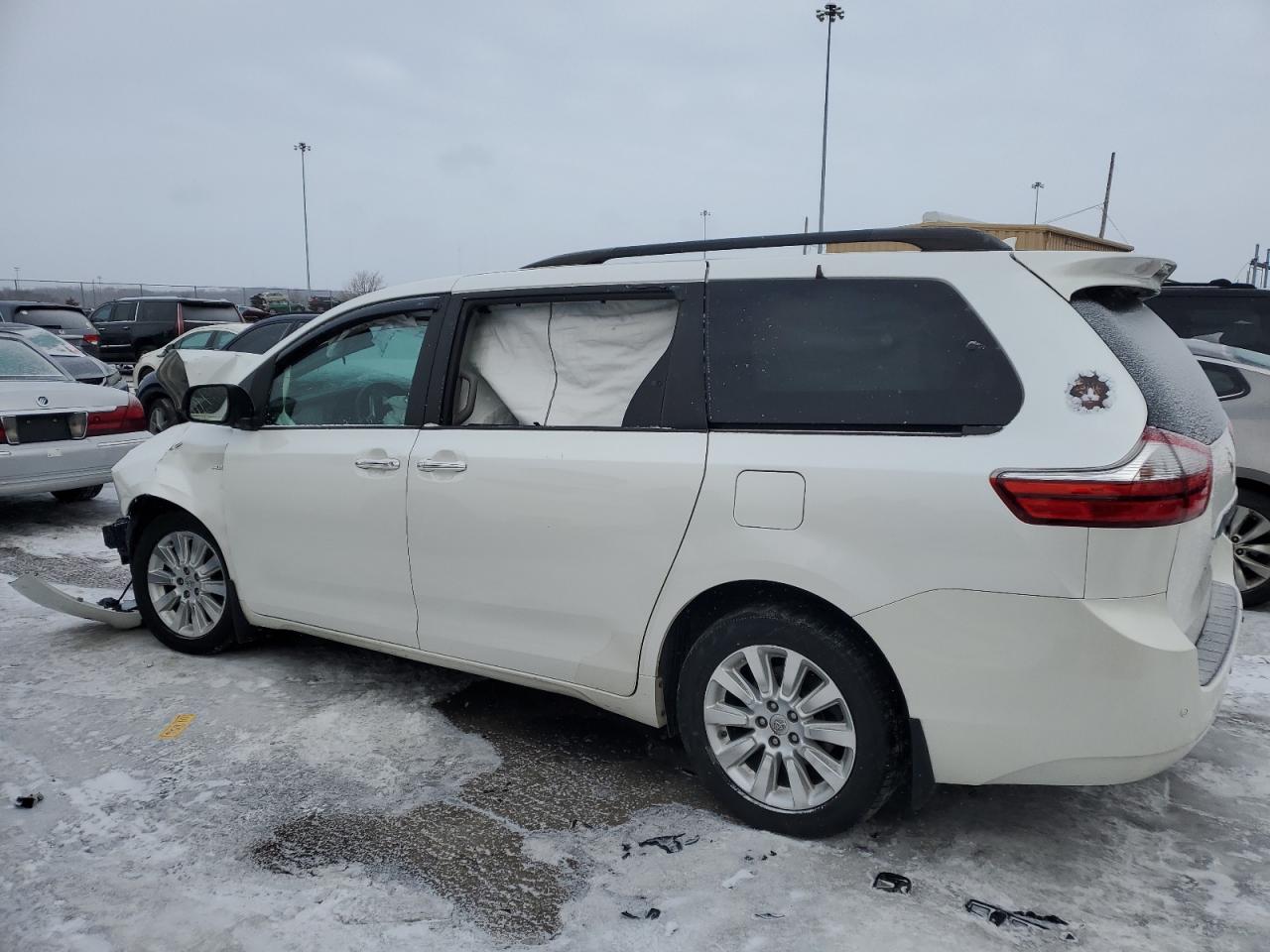 2016 Toyota Sienna VIN 5TDDK3DC7GS132956 Copart auction photo, front end damage thumbnail 2