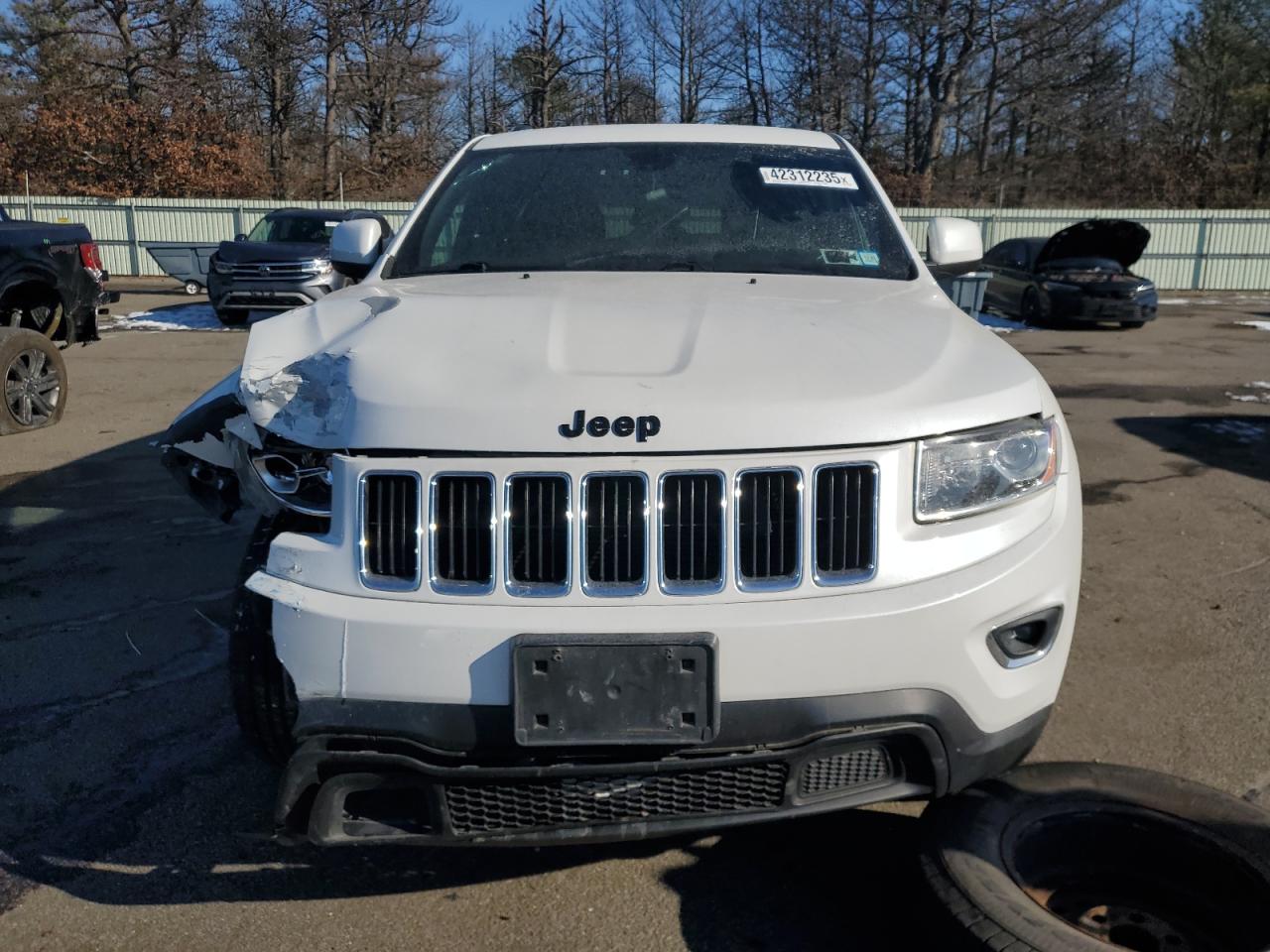2014 Jeep Grand Cherokee VIN 1C4RJFAG3EC439492 Copart auction photo, front end / minor dent/scratches damage thumbnail 5