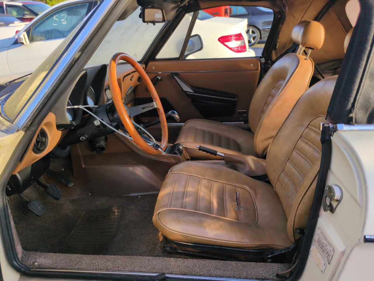 1982 Alfa Romeo Giulia VIN ZARBA5414C1014655 Copart auction photo, water/flood damage thumbnail 7