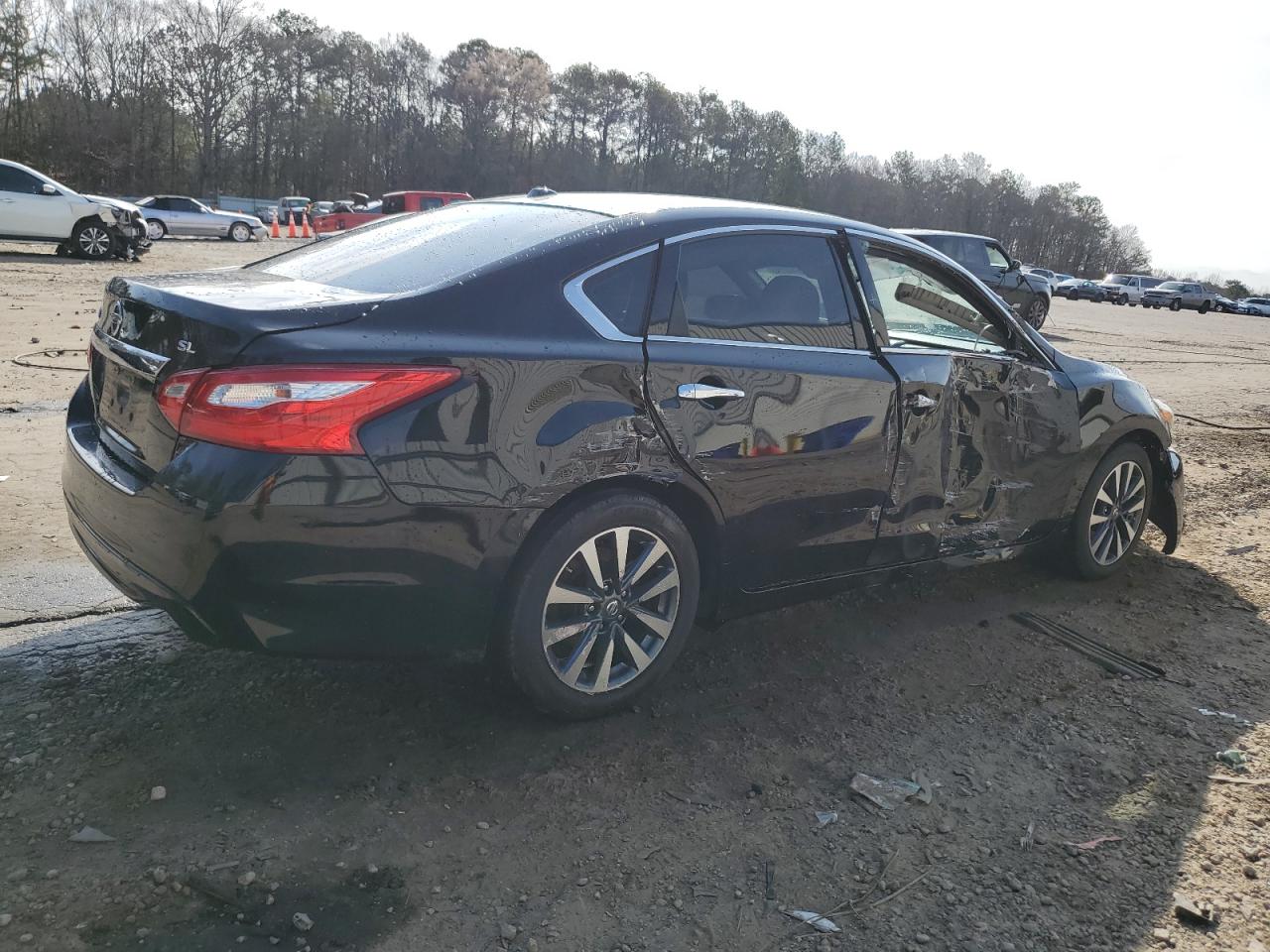 2017 Nissan Altima VIN 1N4AL3AP1HC239789 Copart auction photo, front end / side damage thumbnail 3