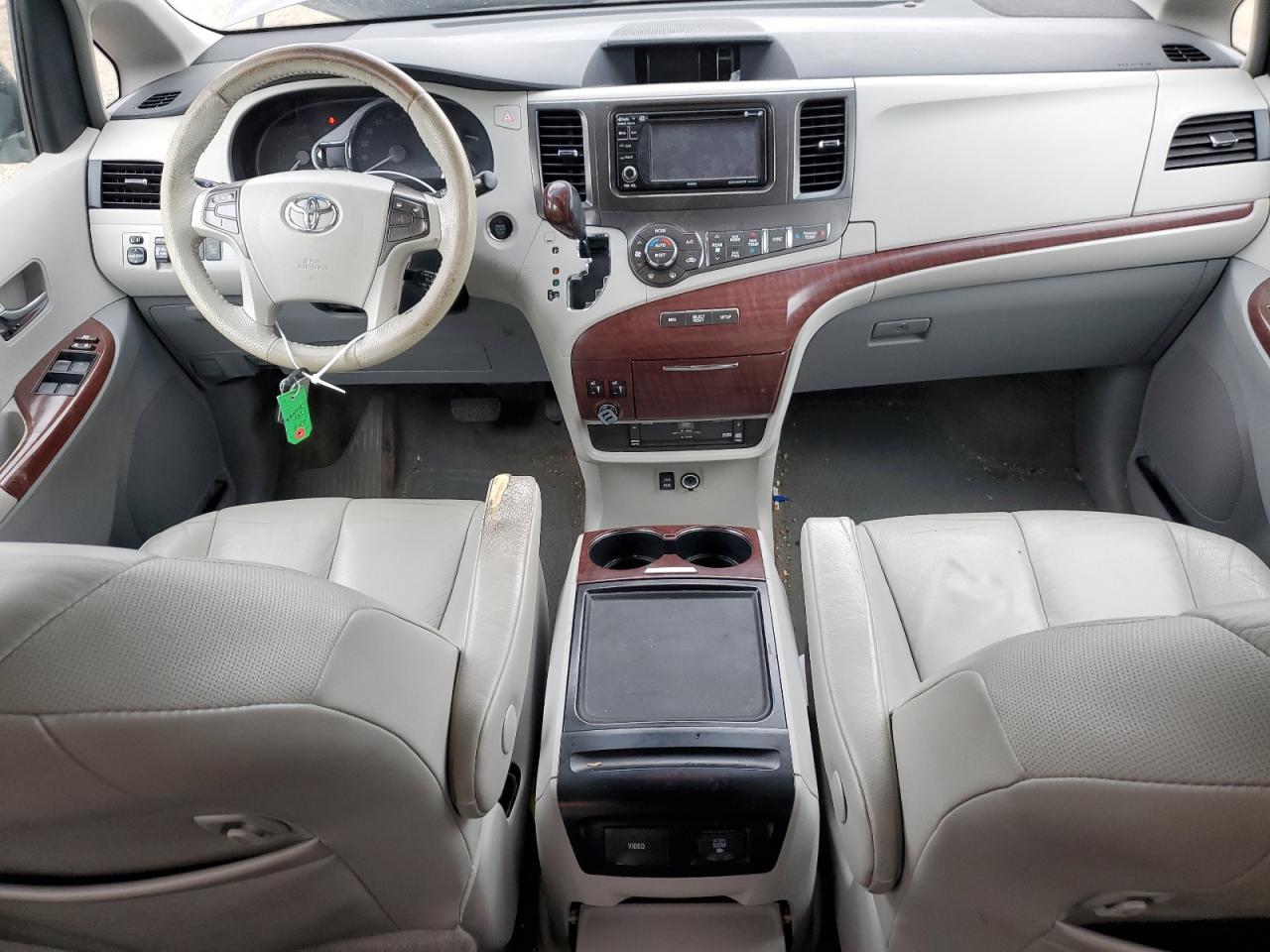 2013 Toyota Sienna VIN 5TDYK3DC7DS284507 Copart auction photo, front end damage thumbnail 8