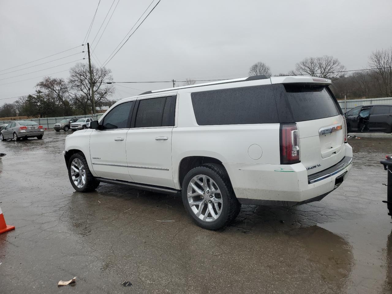 2016 GMC Yukon VIN 1GKS2HKJ4GR400984 Copart auction photo, front end damage thumbnail 2