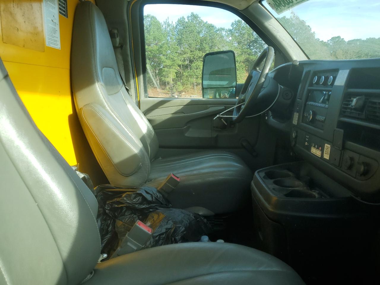 2015 GMC Savana VIN 1GD374CG9F1201497 Copart auction photo, front end / side damage thumbnail 11