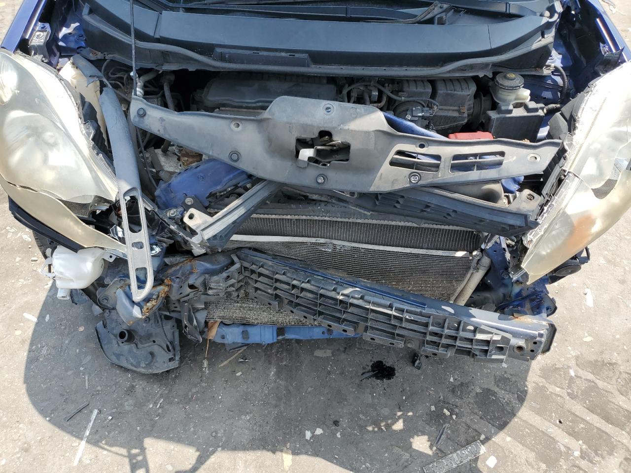 2013 Honda Fit VIN JHMGE8H52DC069340 Copart auction photo, front end / minor dent/scratches damage thumbnail 13