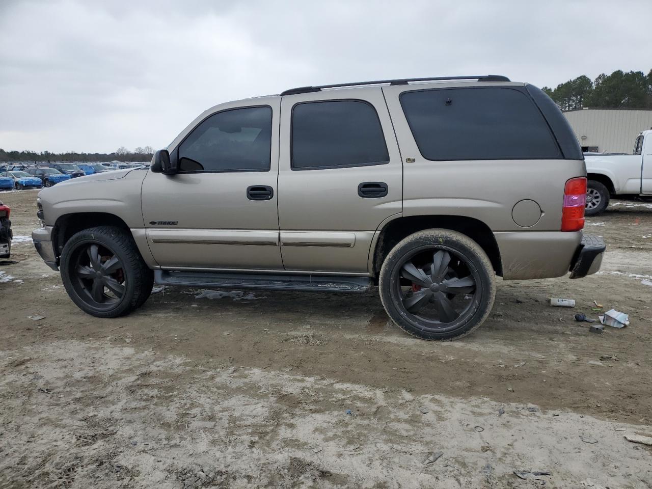 2001 Chevrolet Tahoe VIN 1GNEC13TX1R102144 Copart auction photo, mechanical / side damage thumbnail 2