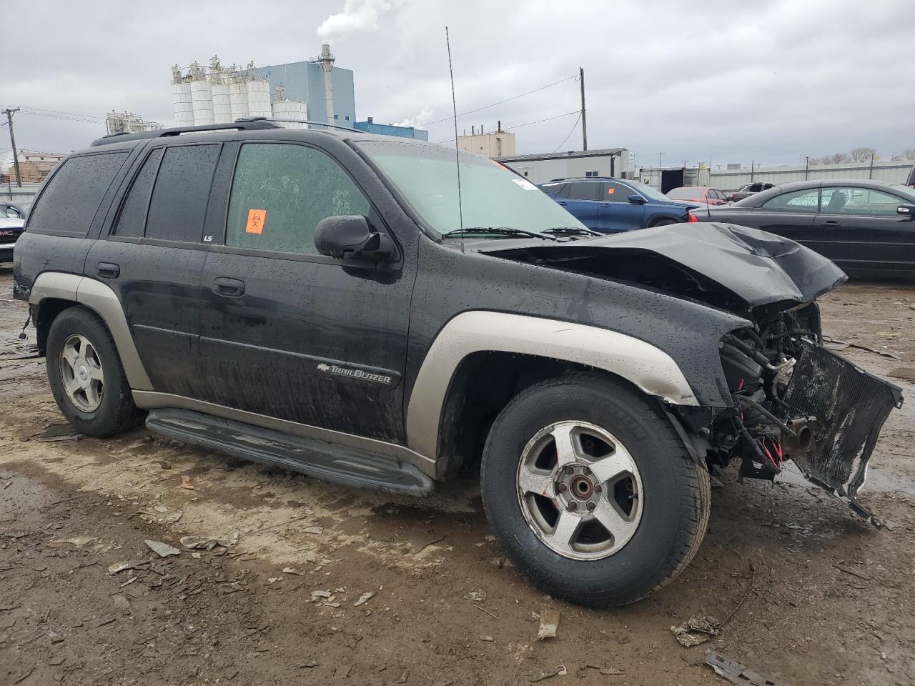 2002 Chevrolet TrailBlazer VIN 1GNDT13SX22381379 Copart auction photo, all over damage thumbnail 4