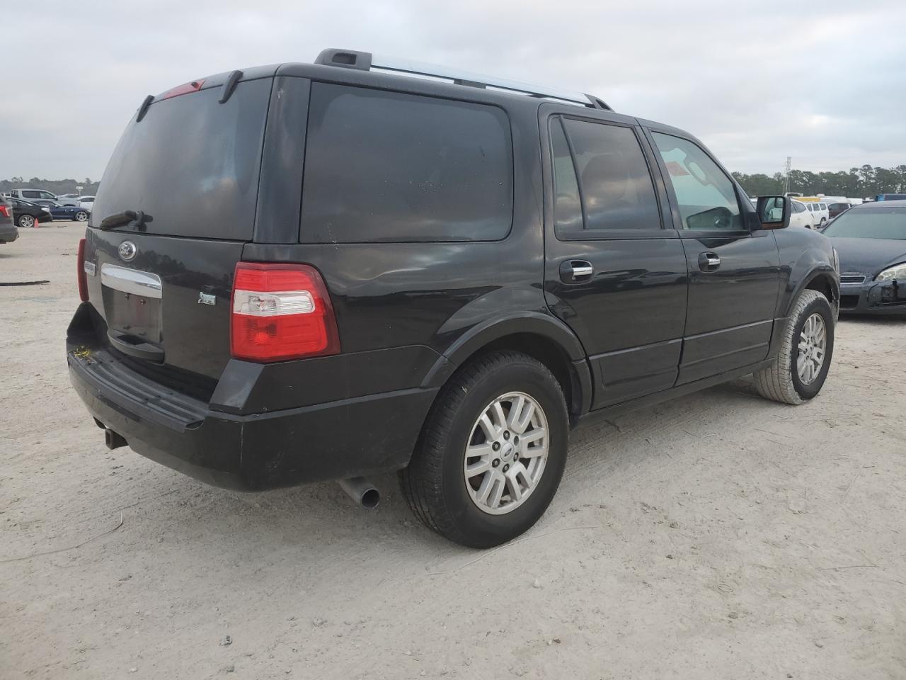 2012 Ford Expedition VIN 1FMJU1K53CEF68074 Copart auction photo, front end damage thumbnail 3
