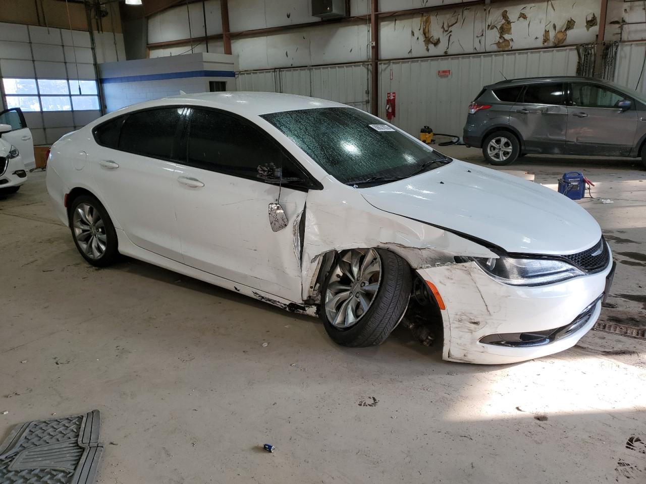 2016 Chrysler 200 VIN 1C3CCCBB2GN108948 Copart auction photo, front end / undercarriage damage thumbnail 4