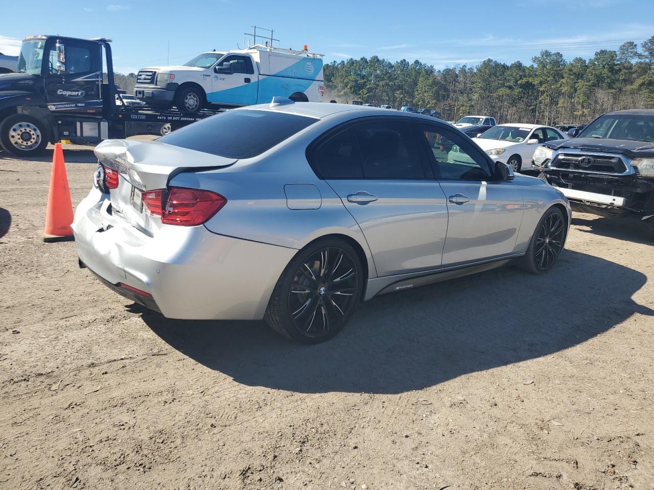 2015 BMW 3er VIN WBA3A5G56FNS90777 Copart auction photo, rear end damage thumbnail 3