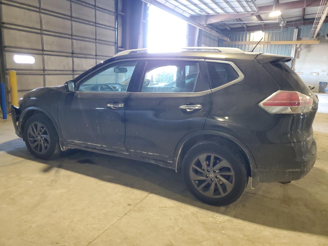 2016 Nissan Rogue VIN 5N1AT2MV0GC759667 Copart auction photo, front end / minor dent/scratches damage thumbnail 2