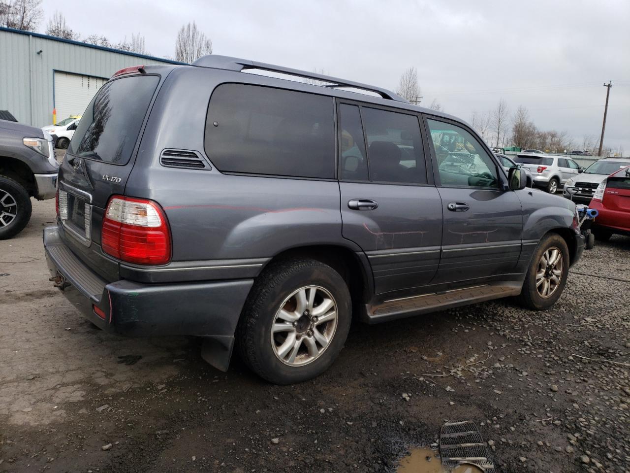 2004 Lexus LX VIN JTJHT00W443536417 Copart auction photo, front end damage thumbnail 3