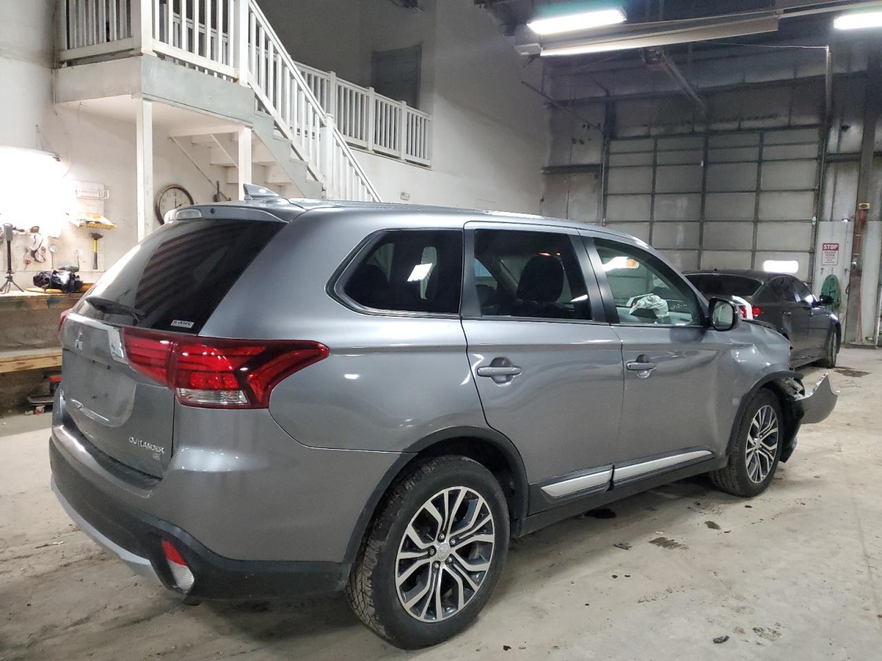 2018 Mitsubishi Outlander VIN JA4AZ3A34JZ006704 Copart auction photo, front end damage thumbnail 3