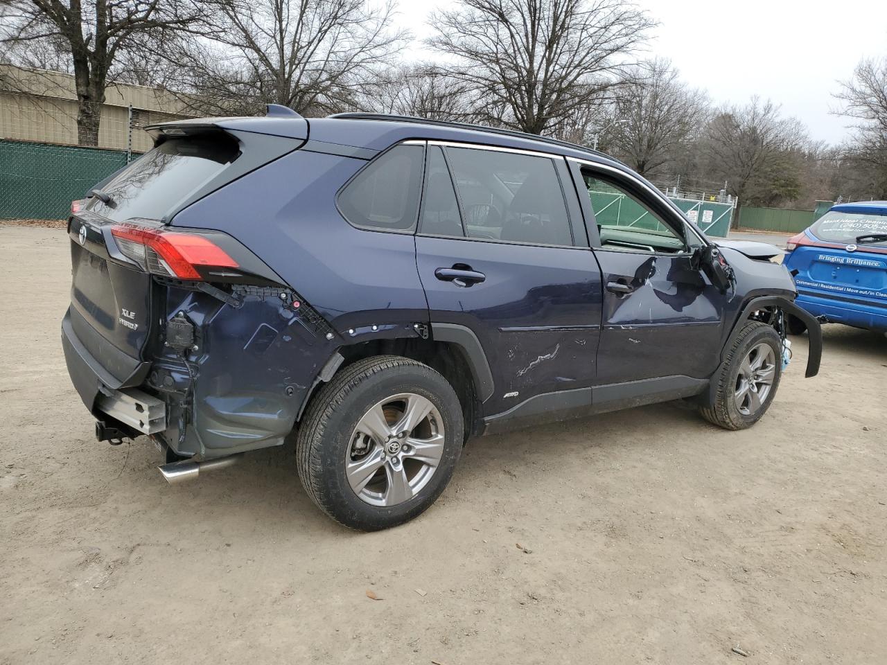 2022 Toyota RAV 4 VIN JTMRWRFV3ND569406 Copart auction photo, frame damage / all over damage thumbnail 3