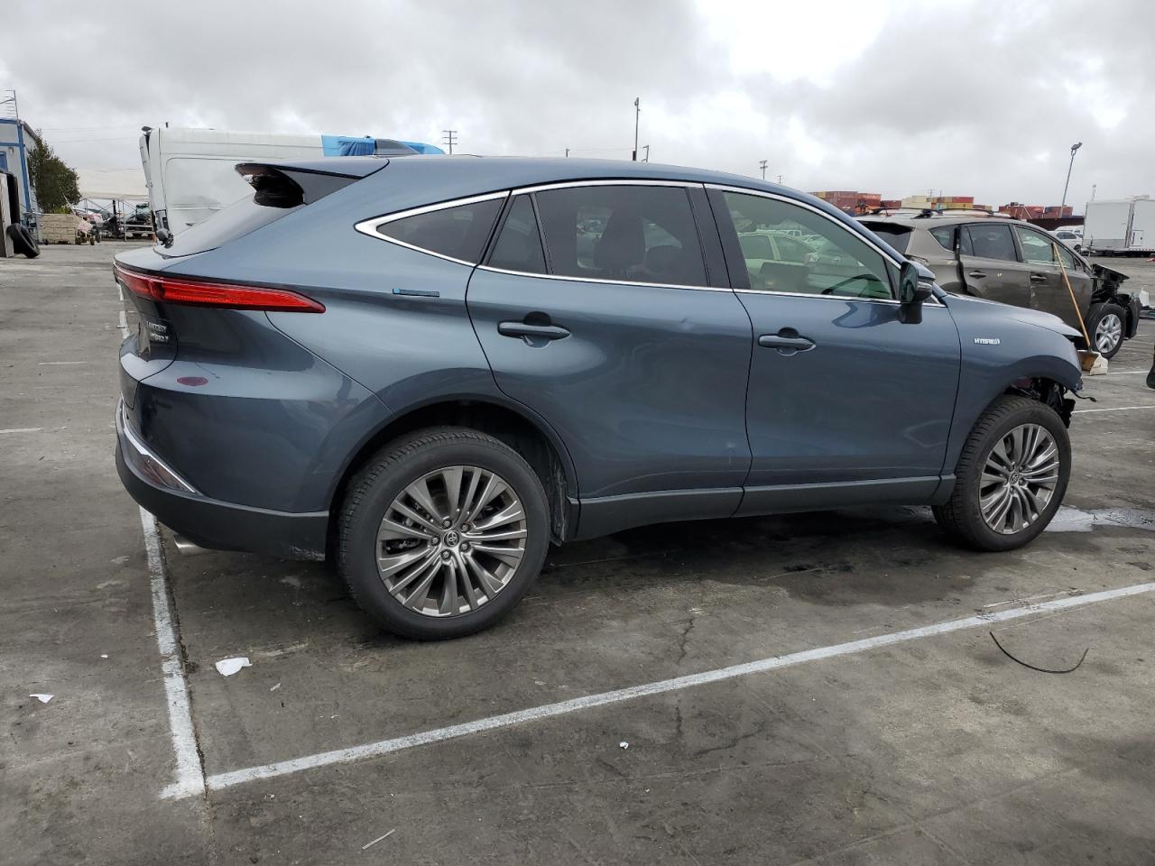 2021 Toyota Venza VIN JTEAAAAH3MJ044761 Copart auction photo, front end damage thumbnail 3