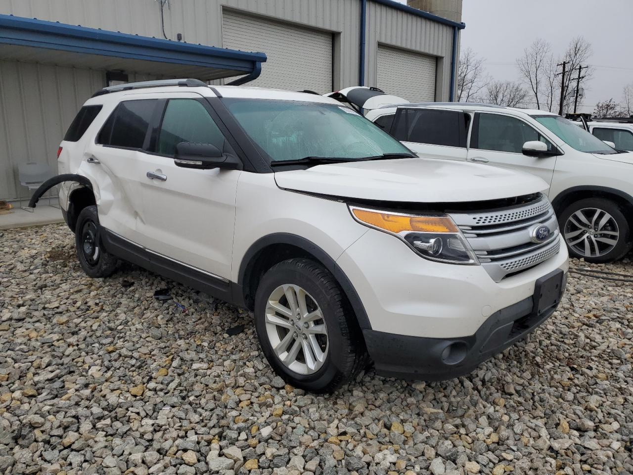 2015 Ford Explorer VIN 1FM5K7D85FGA90573 Copart auction photo, side / rear end damage thumbnail 4