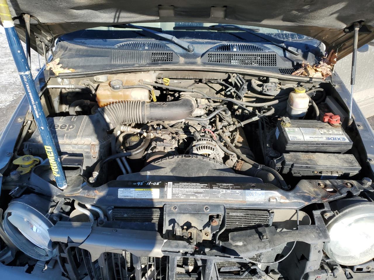 2004 Jeep Liberty (North America) VIN 1J4GL58K14W152214 Copart auction photo, front end / side damage thumbnail 13