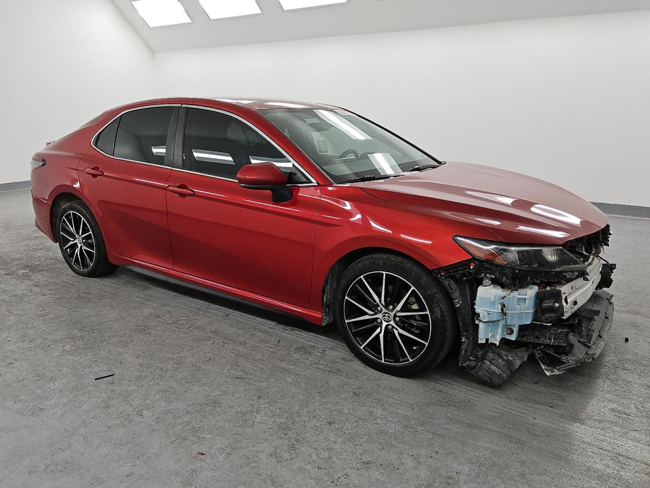 2021 Toyota Camry VIN 4T1G11AK2MU422783 Copart auction photo, front end / side damage thumbnail 4