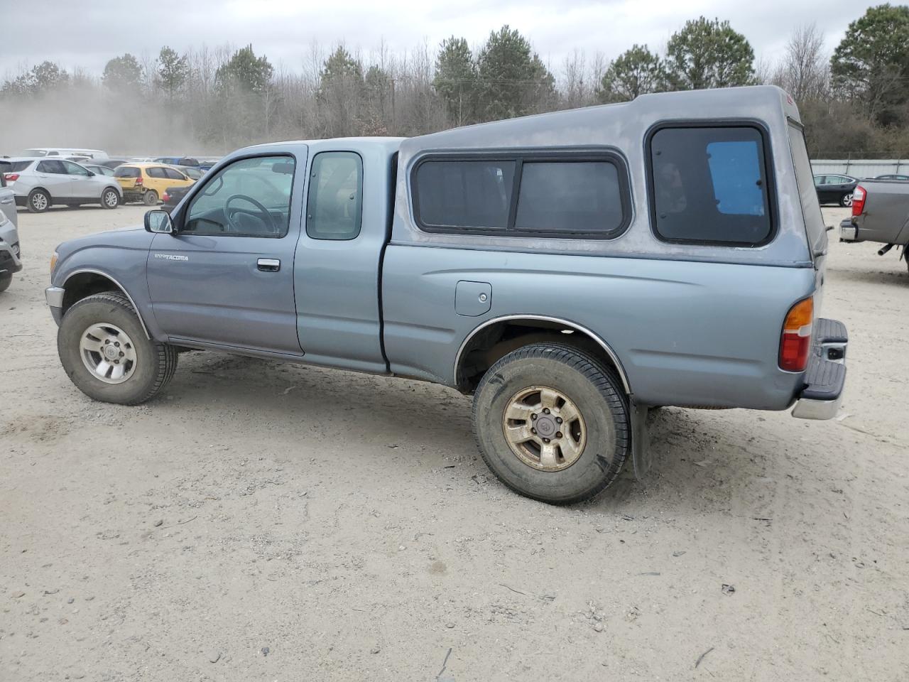 1997 Toyota Tacoma VIN 4TAWN72N2VZ286946 Copart auction photo, normal wear damage thumbnail 2