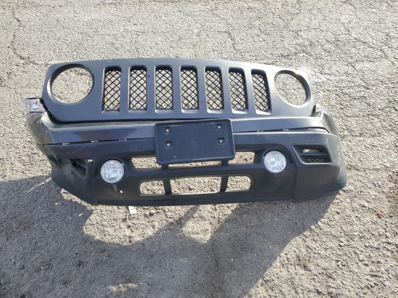 2016 Jeep Liberty (Patriot) VIN 1C4NJPBA7GD807779 Copart auction photo, front end damage thumbnail 12