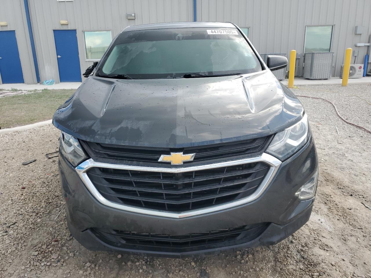 2020 Chevrolet Equinox VIN 2GNAXHEV3L6204071 Copart auction photo, front end / side damage thumbnail 5