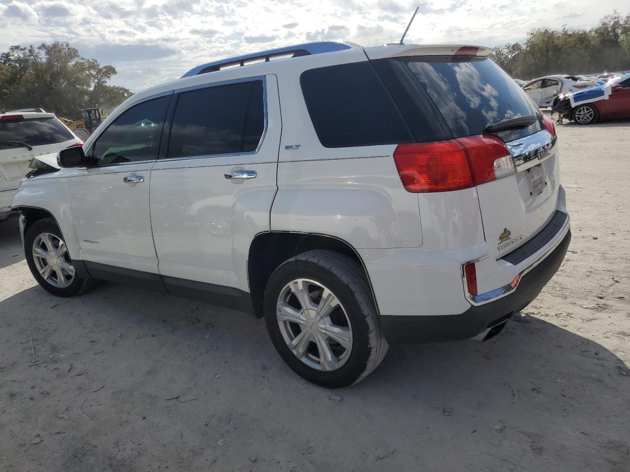 2016 GMC Terrain VIN 2GKFLPE33G6239528 Copart auction photo, front end / minor dent/scratches damage thumbnail 2