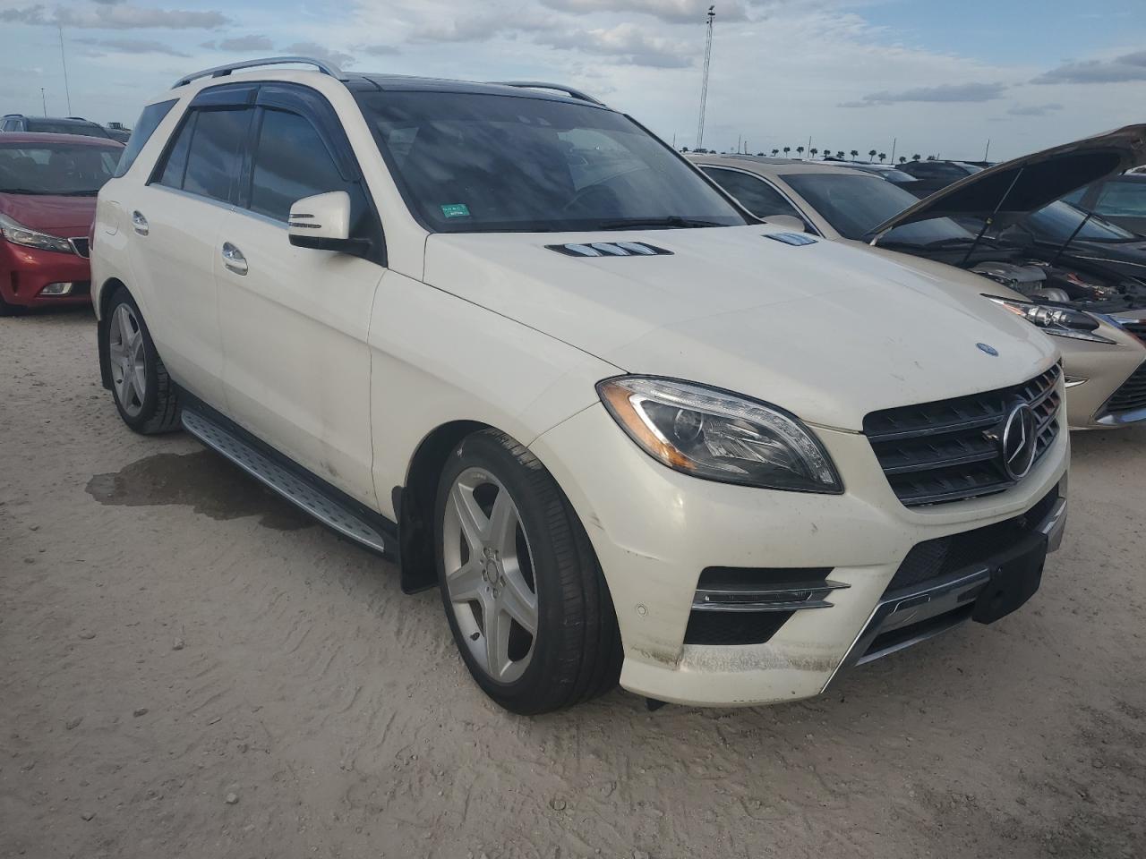2015 Mercedes-Benz M-klasse VIN 4JGDA0EBXFA502750 Copart auction photo, water/flood damage thumbnail 4