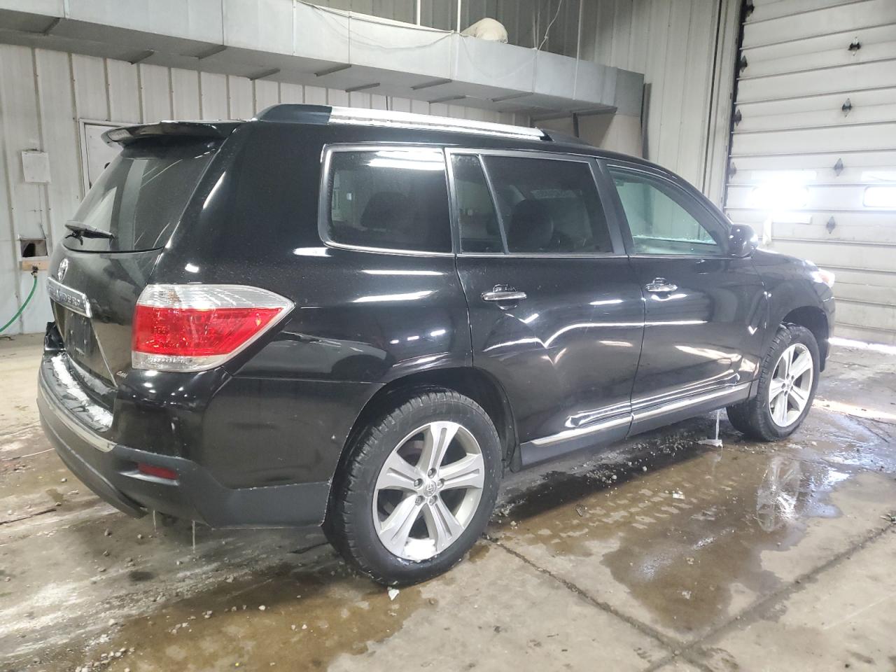2013 Toyota Highlander VIN 5TDDK3EH9DS267166 Copart auction photo, rear end damage thumbnail 3