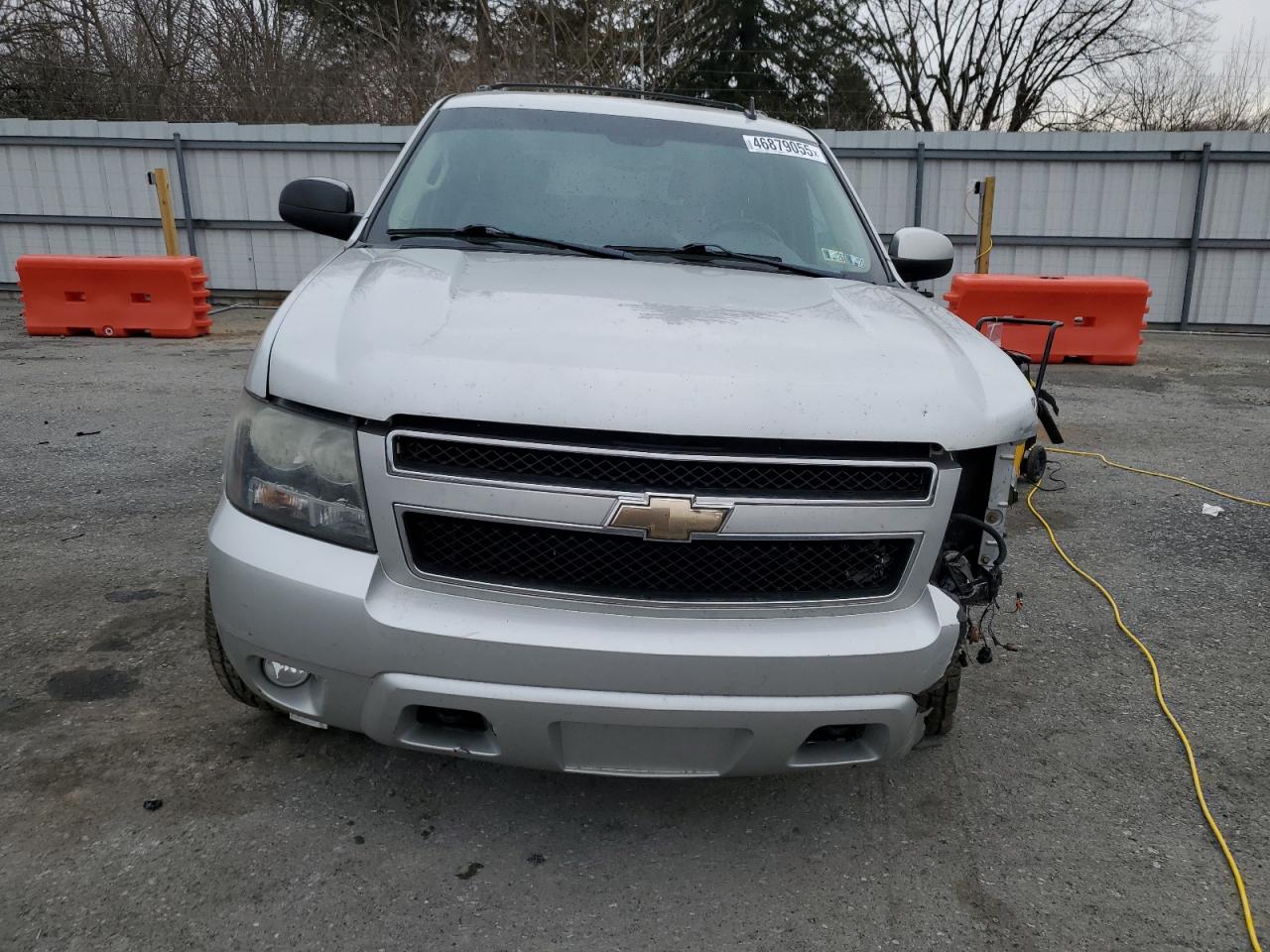 2010 Chevrolet Tahoe VIN 1GNUKBE03AR229020 Copart auction photo, front end damage thumbnail 5