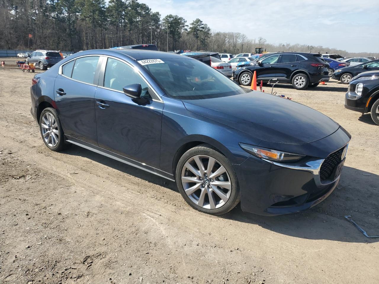 2021 Mazda 3 VIN JM1BPACLXM1329241 Copart auction photo, normal wear damage thumbnail 4