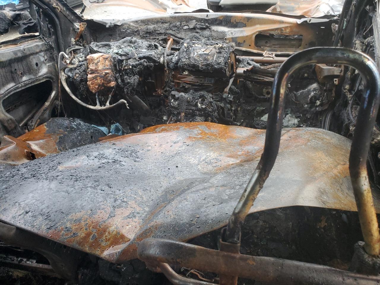 2018 Honda HR-V VIN 3CZRU6H3XJG716067 Copart auction photo, burn damage thumbnail 8