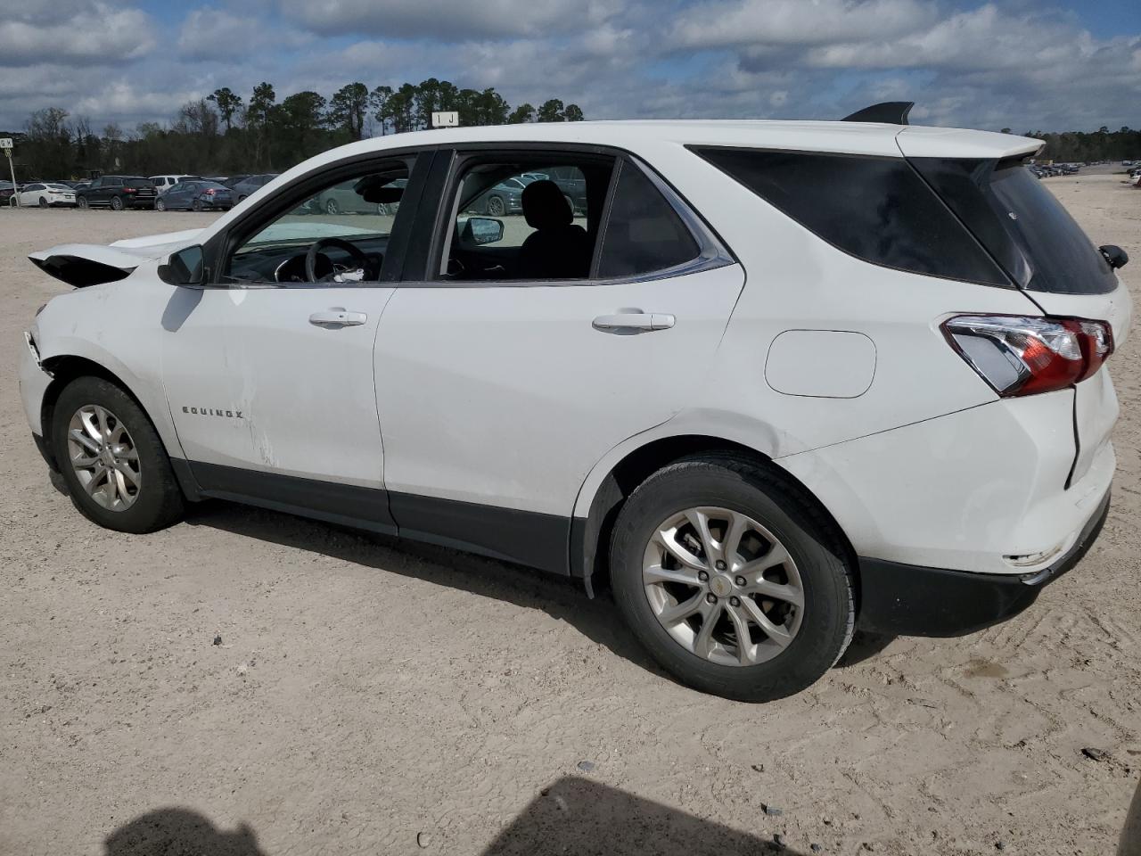 2020 Chevrolet Equinox VIN 2GNAXKEV8L6152109 Copart auction photo, front end / rear end damage thumbnail 2