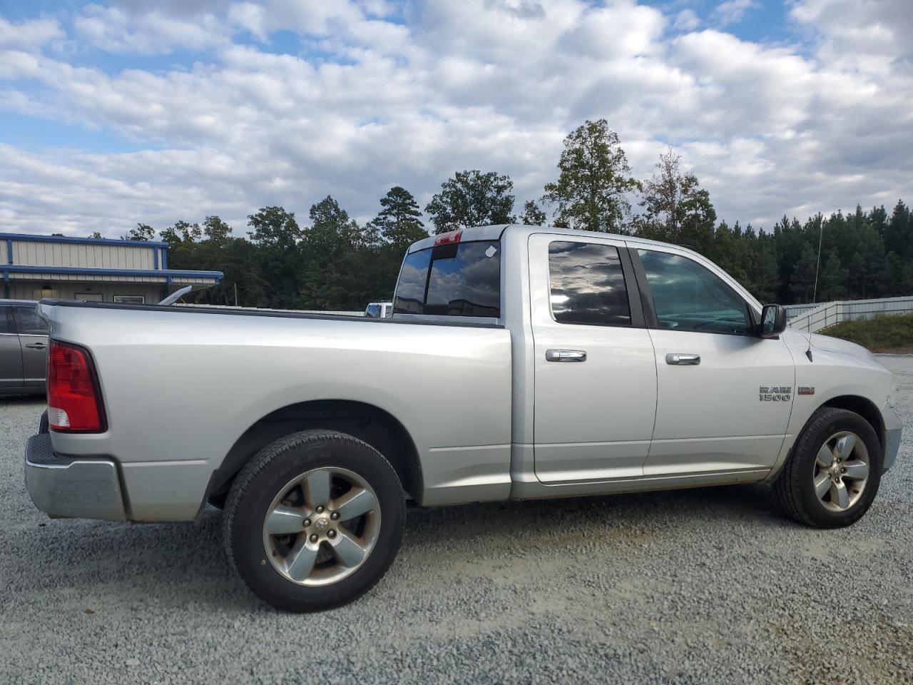 2015 RAM 1500 VIN 1C6RR6GT0FS577714 Copart auction photo, mechanical damage thumbnail 3