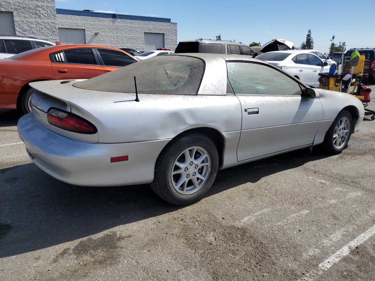 2000 Chevrolet Camaro VIN 2G1FP22K0Y2114647 Copart auction photo, minor dent/scratches damage thumbnail 3