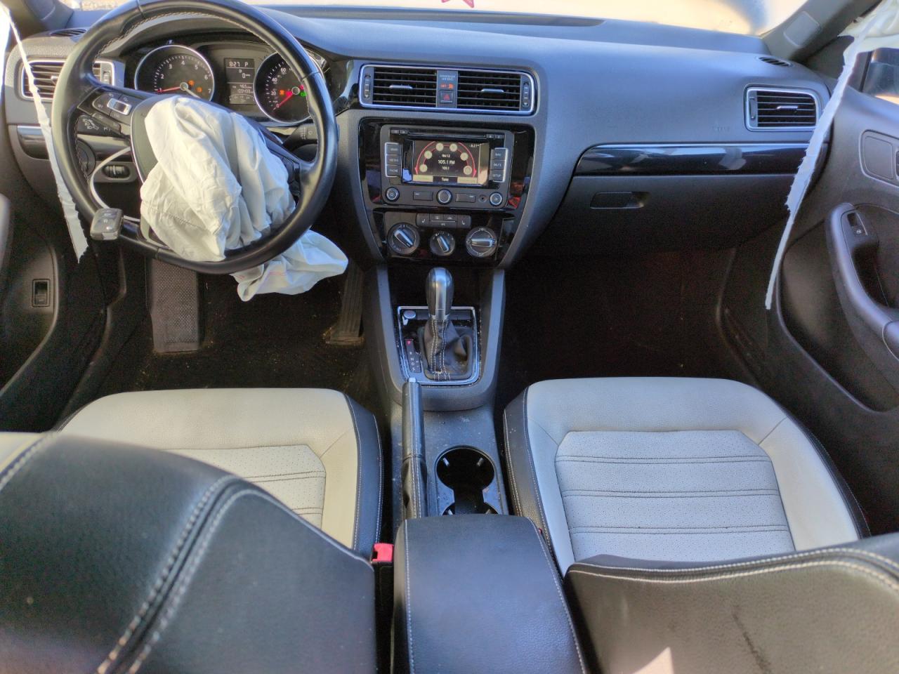 2015 Volkswagen Jetta VIN 3VWD17AJ4FM421317 Copart auction photo, front end damage thumbnail 8