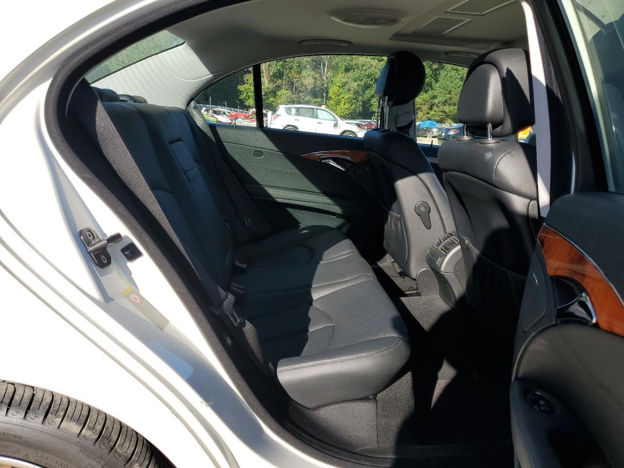 2009 Mercedes-Benz E-klasse VIN WDBUF87XX9B373144 Copart auction photo, side / minor dent/scratches damage thumbnail 10