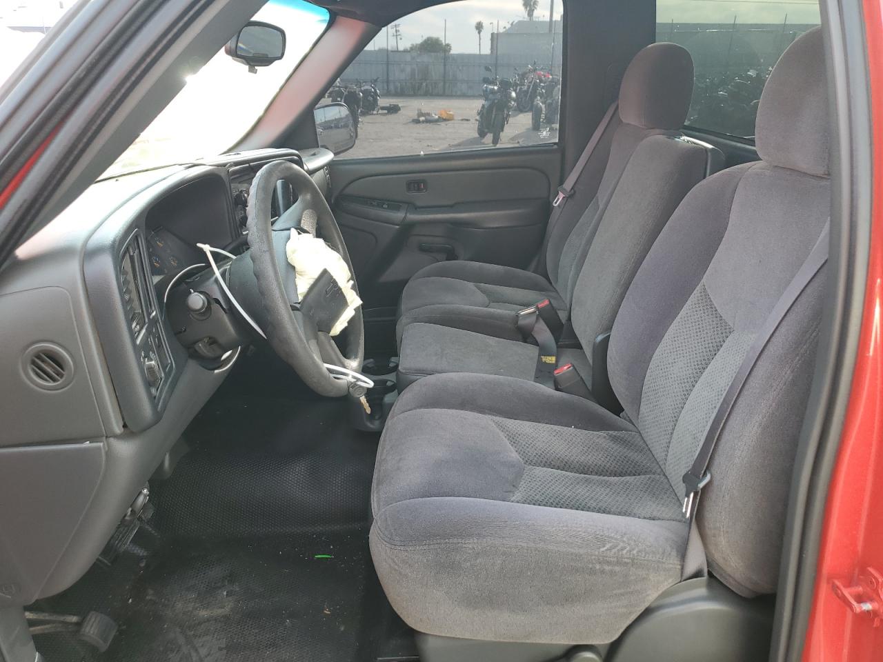 2006 Chevrolet Silverado VIN 1GCEC14V56Z261976 Copart auction photo, front end damage thumbnail 7