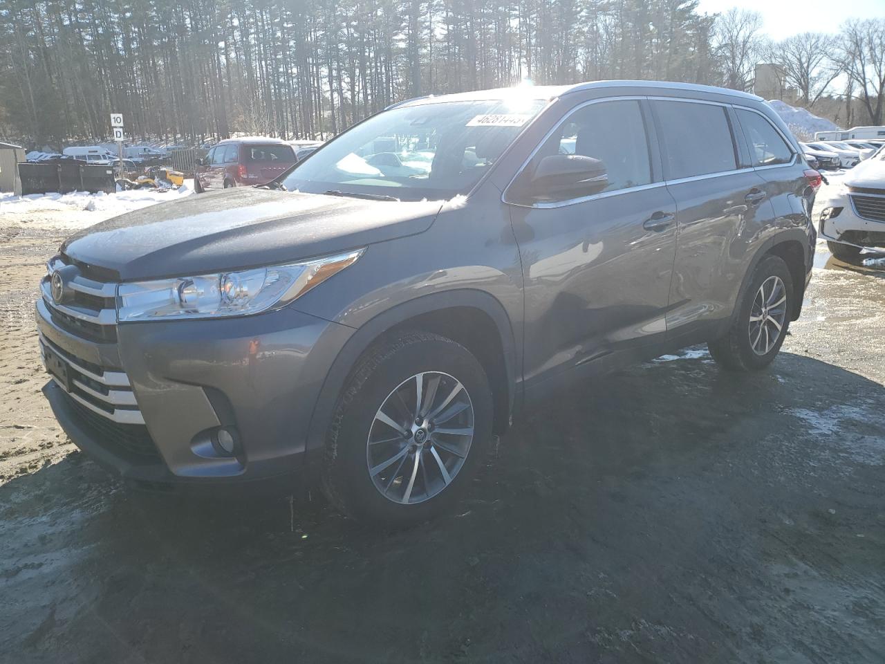 2019 Toyota Highlander VIN 5TDJZRFH0KS740465
