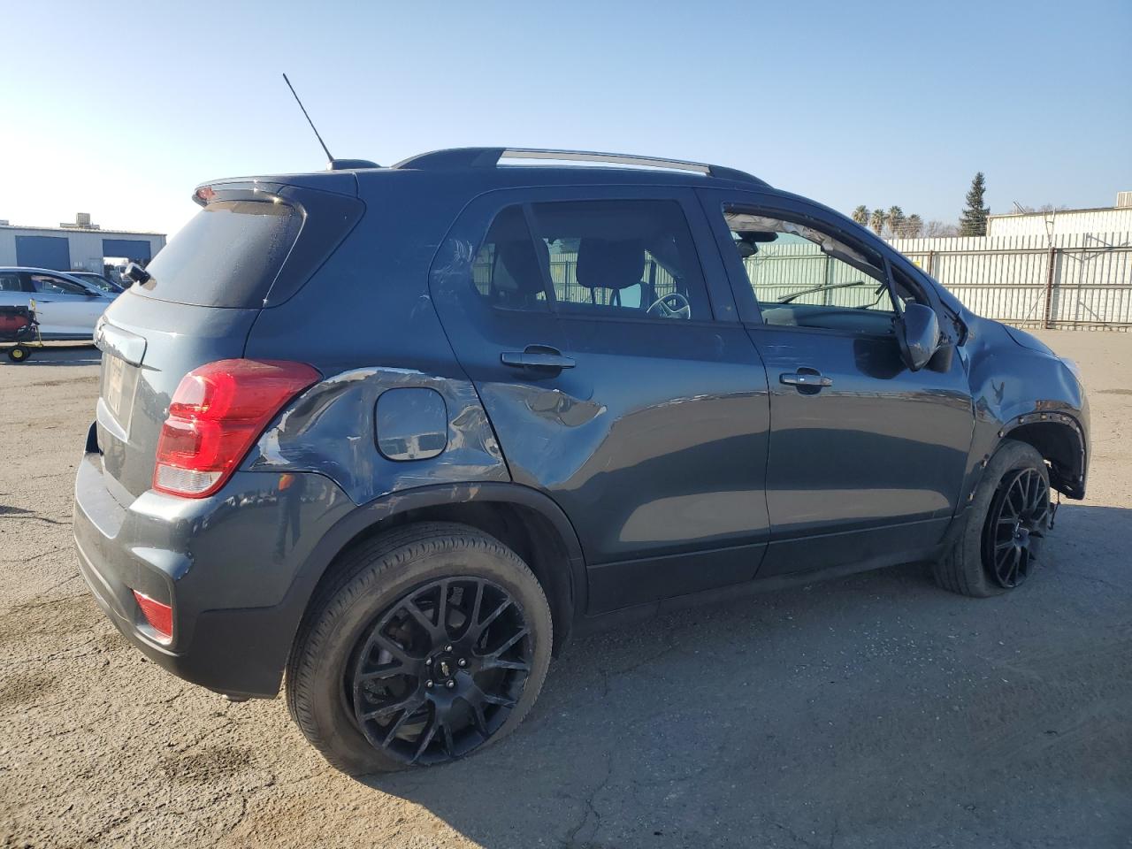 2022 Chevrolet Trax VIN KL7CJPSM2NB517585 Copart auction photo, all over damage thumbnail 3