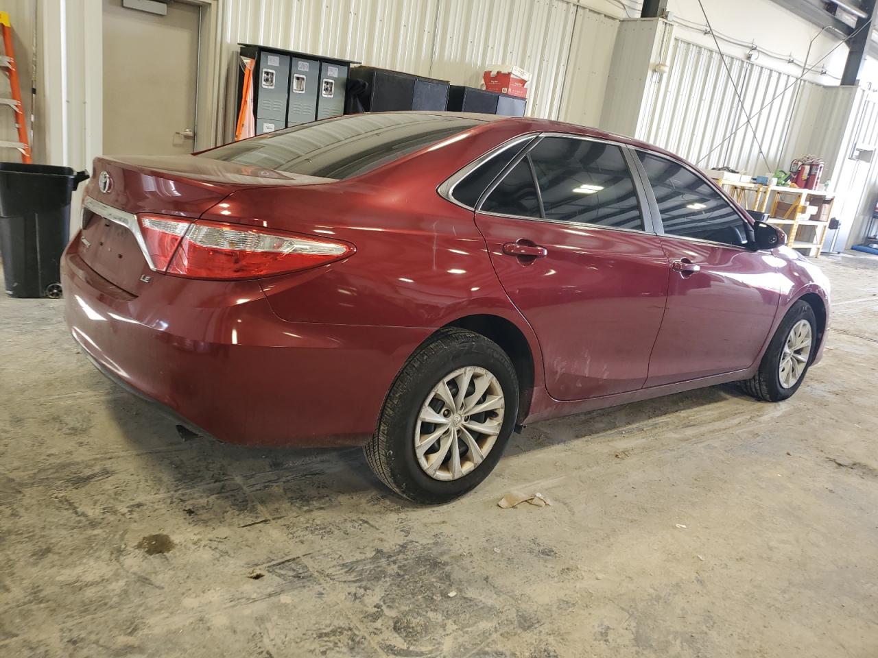 2015 Toyota Camry VIN 4T1BF1FK1FU972435 Copart auction photo, front end damage thumbnail 3