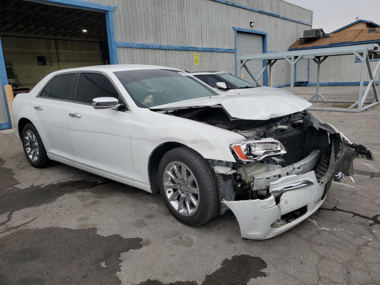 2014 Chrysler 300 VIN 2C3CCAET4EH303884 Copart auction photo, side / front end damage thumbnail 4
