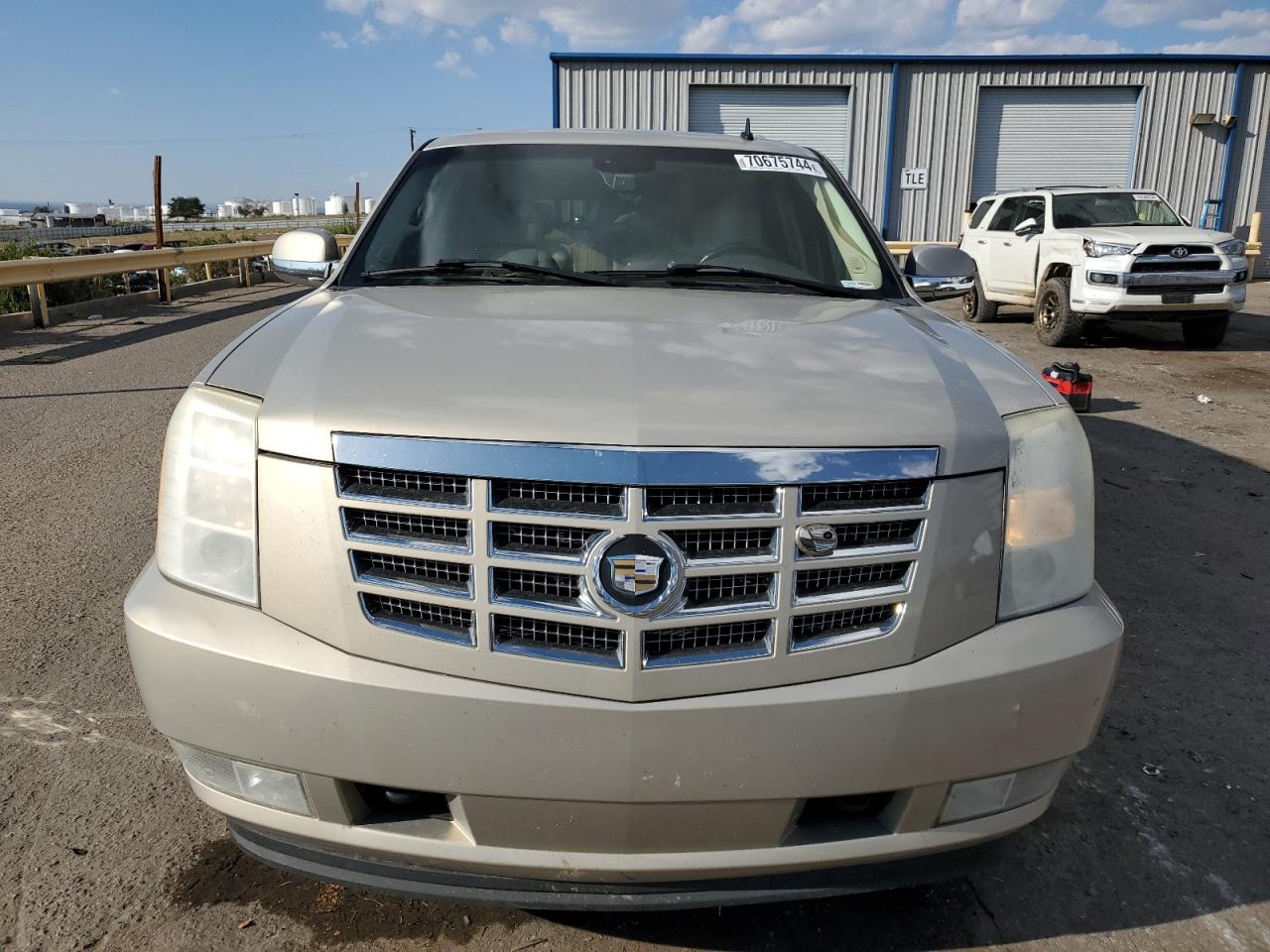 2007 Cadillac Escalade VIN 1GYFK638X7R149461 Copart auction photo, undercarriage damage thumbnail 5