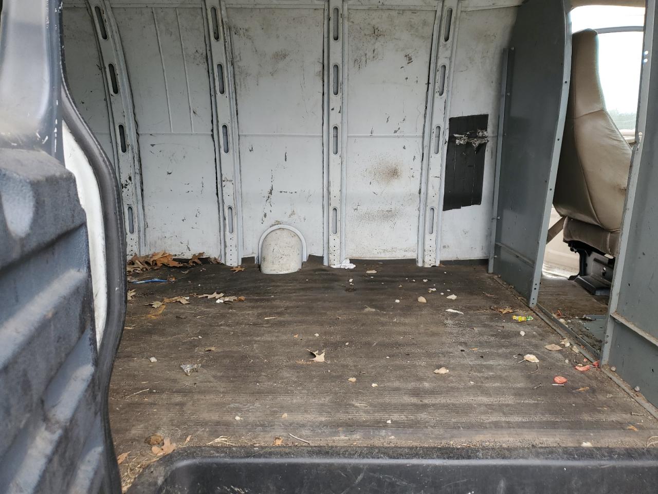 2008 GMC Savana VIN 1GTHG39K181124739 Copart auction photo, all over damage thumbnail 12
