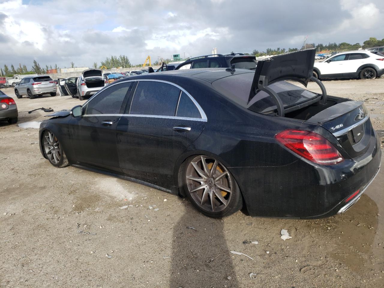 2019 Mercedes-Benz S-klasse VIN WDDUG6GB7KA488857 Copart auction photo, burn - engine / rear end damage thumbnail 2